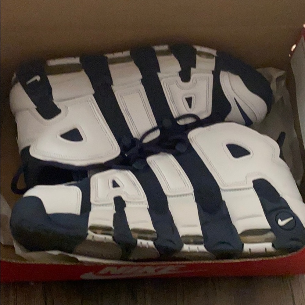 Air more uptempo size 9.5 NEW 🔥🔥